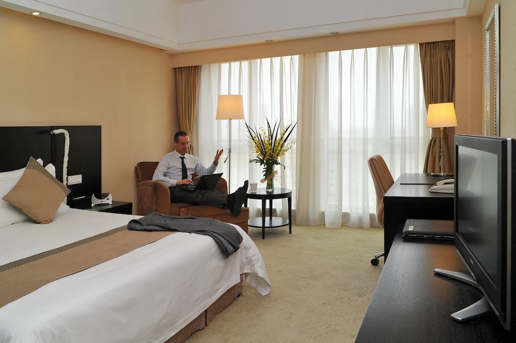 Ramada Plaza Shanghai Gateway Buitenkant foto