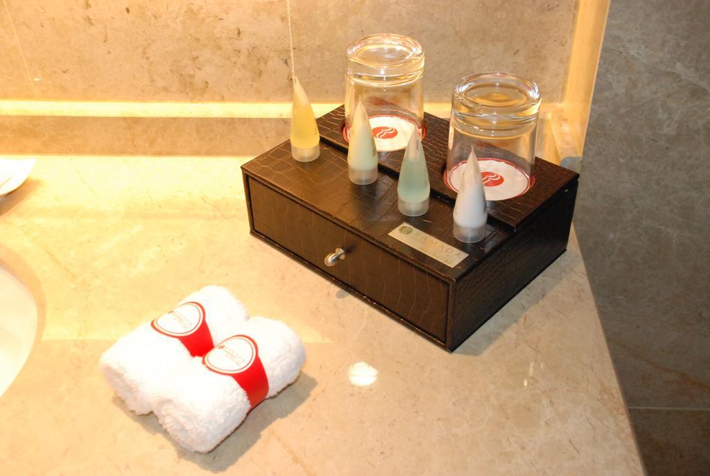 Ramada Plaza Shanghai Gateway Kamer foto